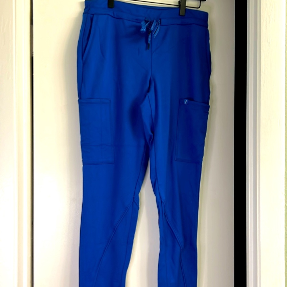 Jaanuu cargo scrub pants Size M